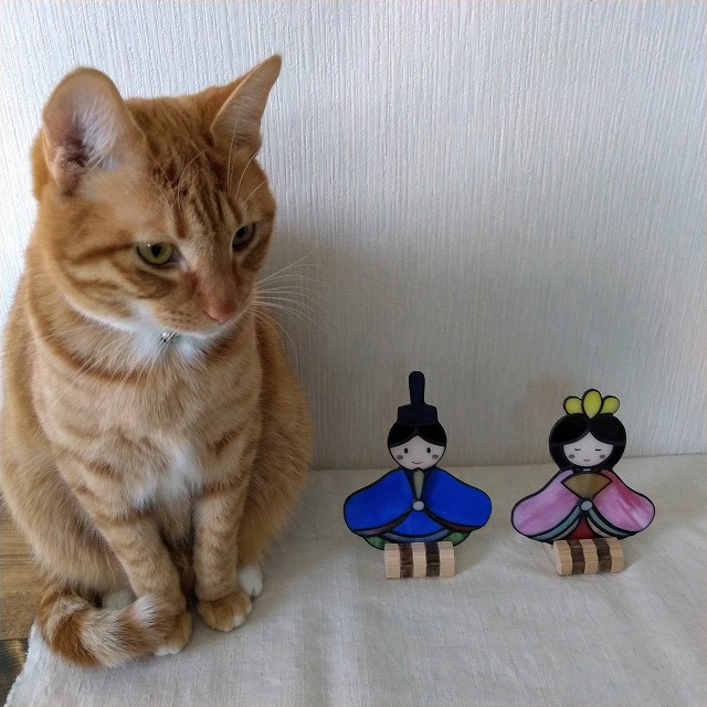 猫とステンドグラスの雛人形
