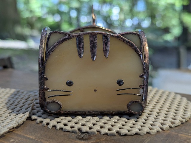茶トラ猫のステンドグラスポット